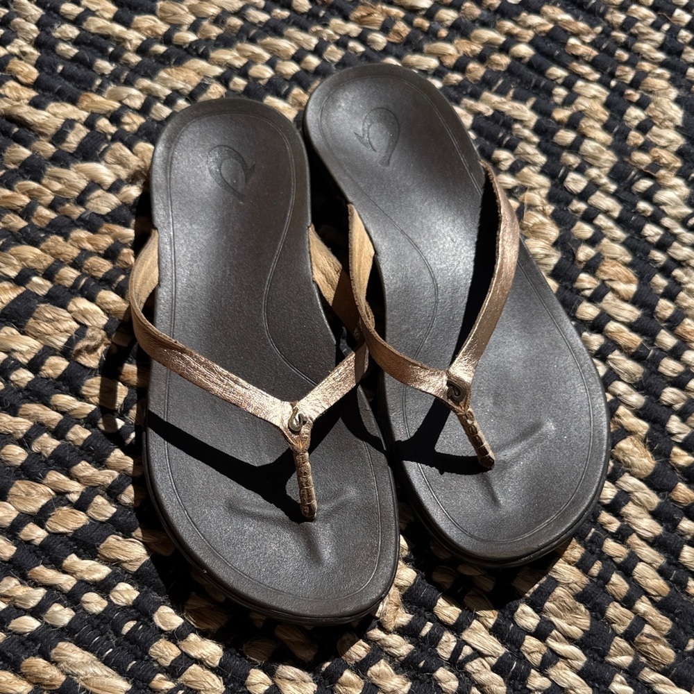 OluKai Ho’Opio leather flip flops 7